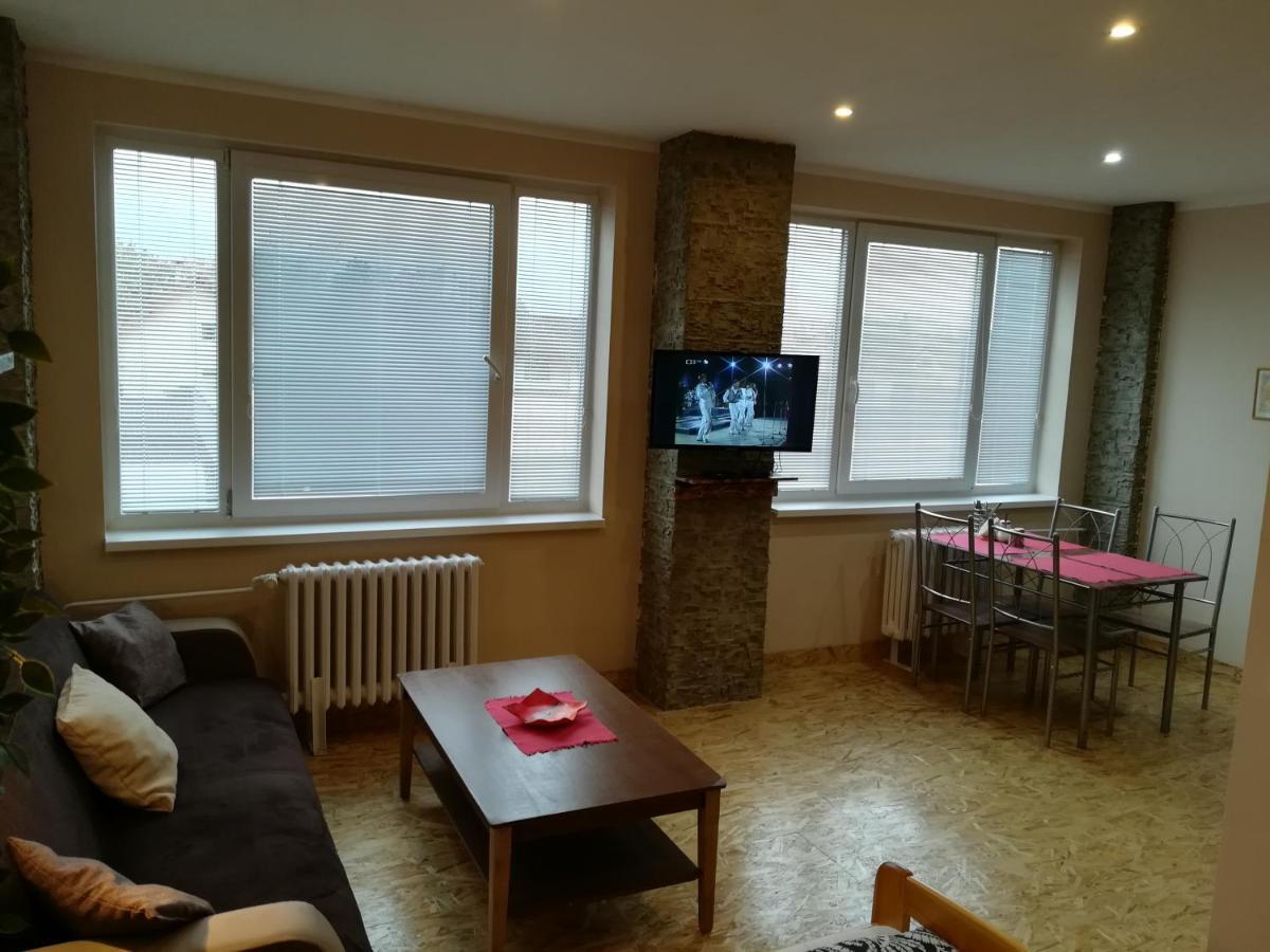 Liptovský Mikuláš Garni酒店 外观 照片